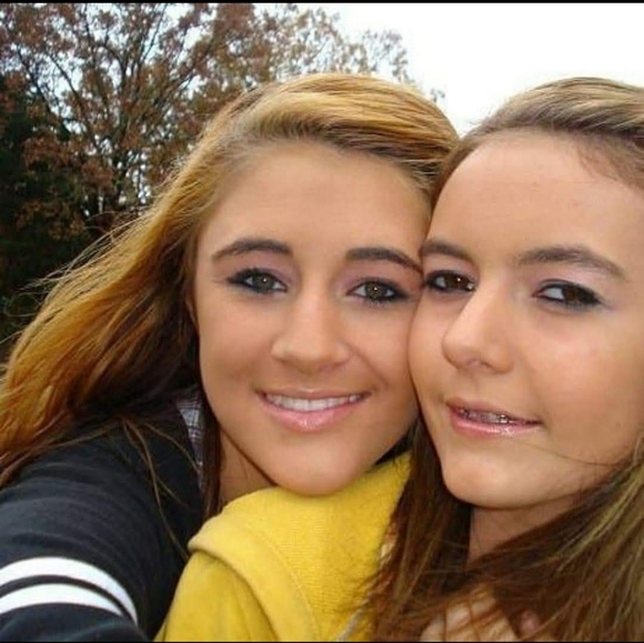 Meet your Posher, Rachel marie - Picture 5 of 16